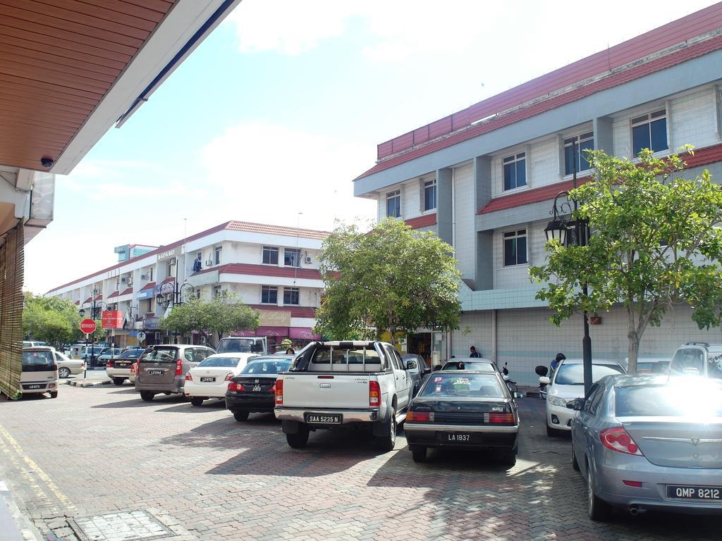 Transit Hotel Labuan Buitenkant foto
