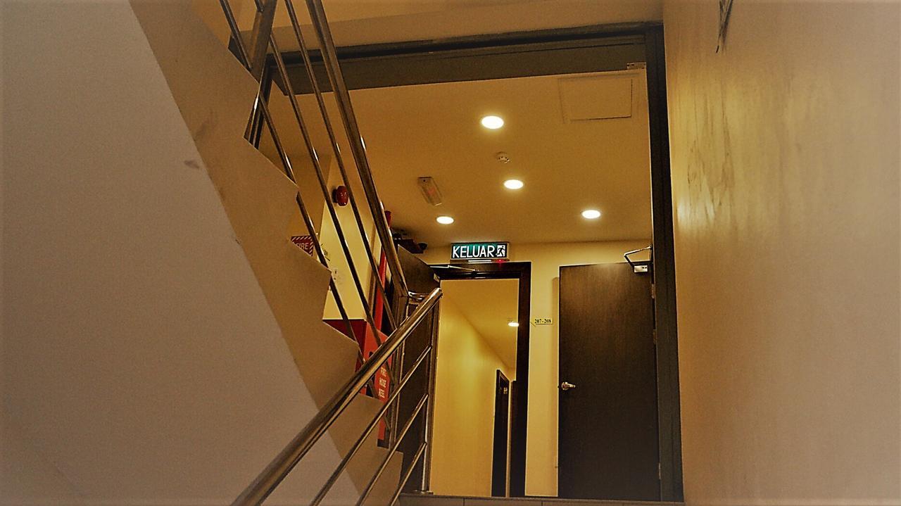 Transit Hotel Labuan Buitenkant foto