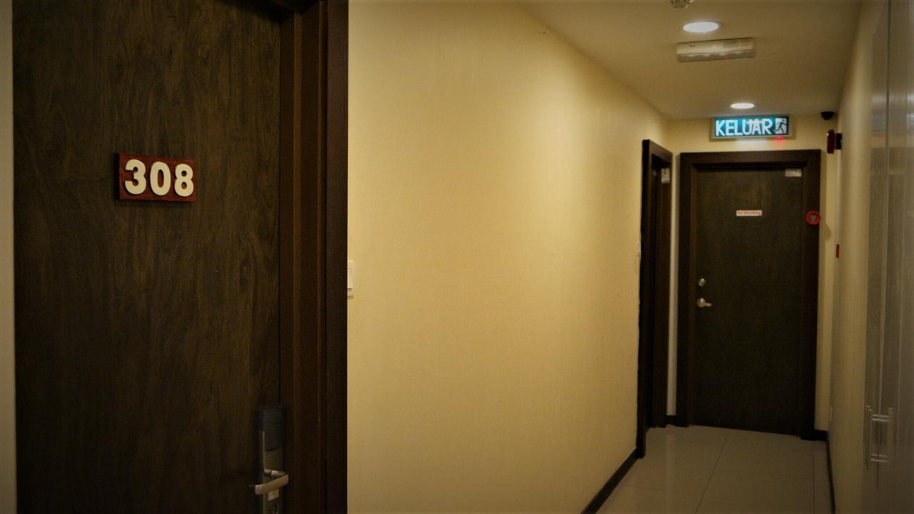 Transit Hotel Labuan Buitenkant foto